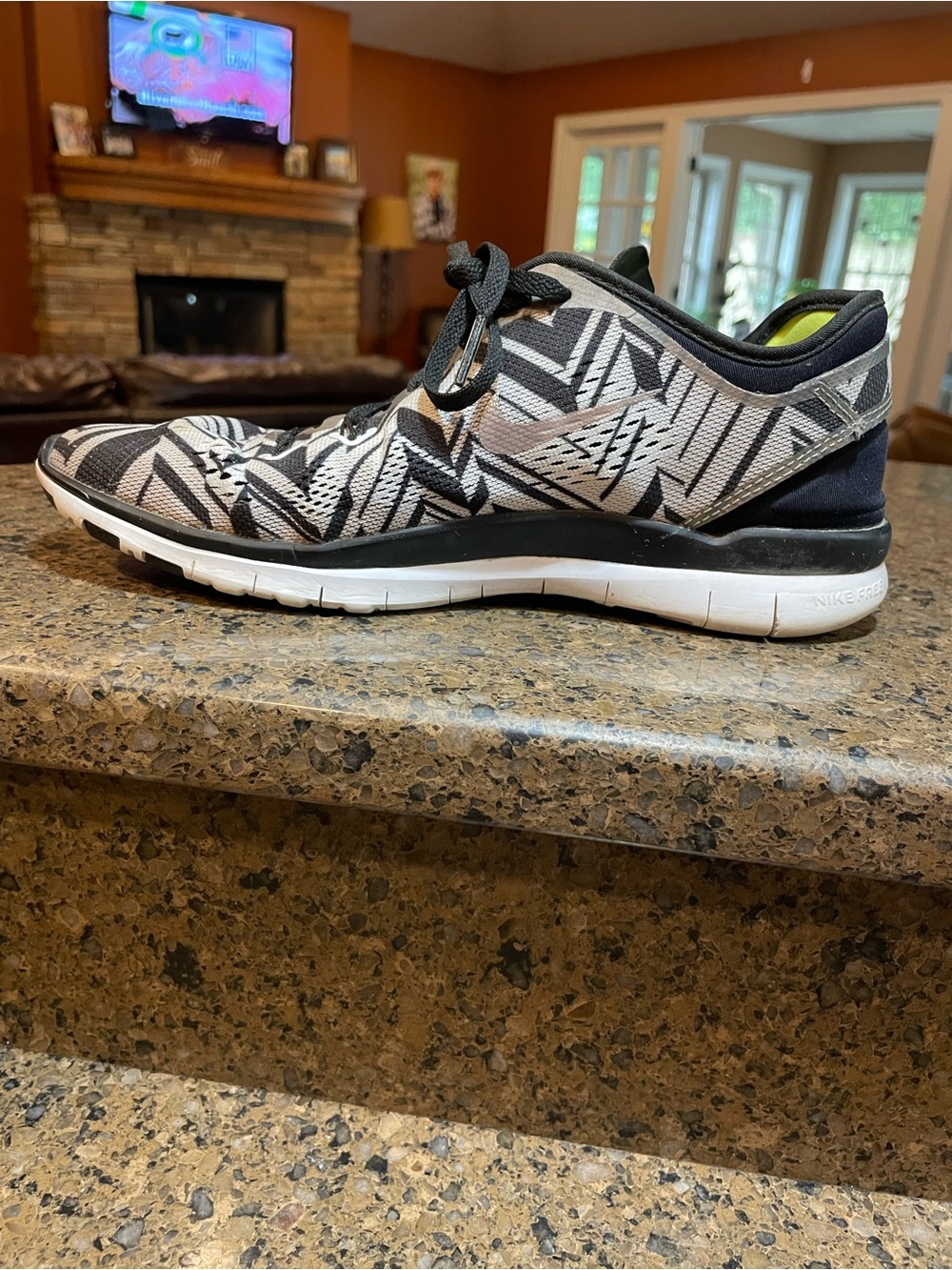 Nike Free TR Fit 5 Womens 7.5 Black & White Geometric Training Shoes Lime Accent - Picture 4 of 9